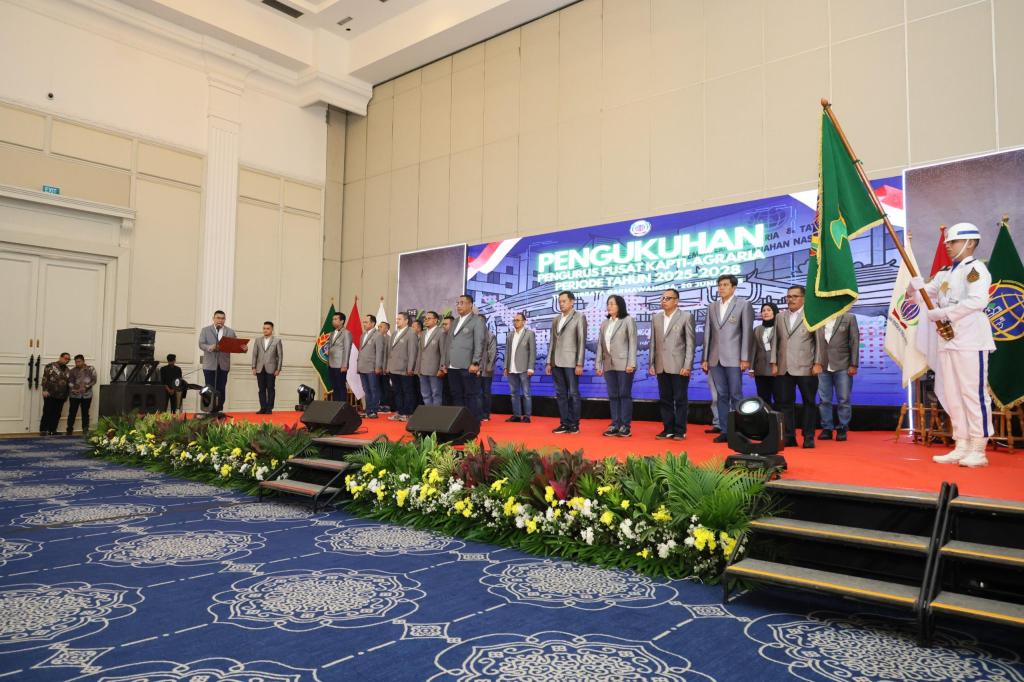 Pengukuhan PP KAPTI-Agraria 2025-2028, Menteri Nusron Tekankan Pentingnya Kontribusi dalam Transformasi Pelayanan Kementerian&nbsp;ATR/BPN