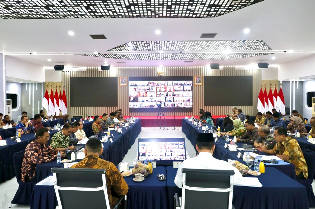 Rapim Semester I, Menteri Nusron Minta Jajaran Evaluasi Tunggakan dan Layanan&nbsp;Elektronik