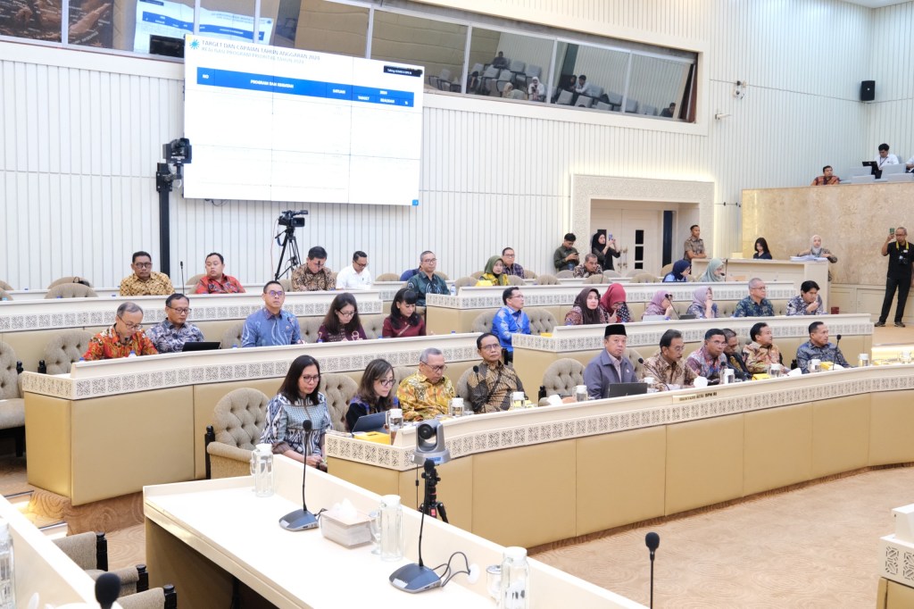 Raker dengan Komisi II DPR RI, Menteri Nusron Berkomitmen Gunakan Anggaran untuk Membuat Layanan Pertanahan Semakin Akurat, Prudent, dan&nbsp;Akuntabel