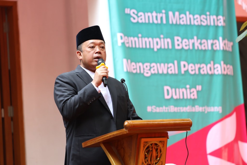 Peringati Hari Santri Nasional 2025, Menteri Nusron: Jadi Generasi yang Menyejahterakan Rakyat&nbsp;Indonesia