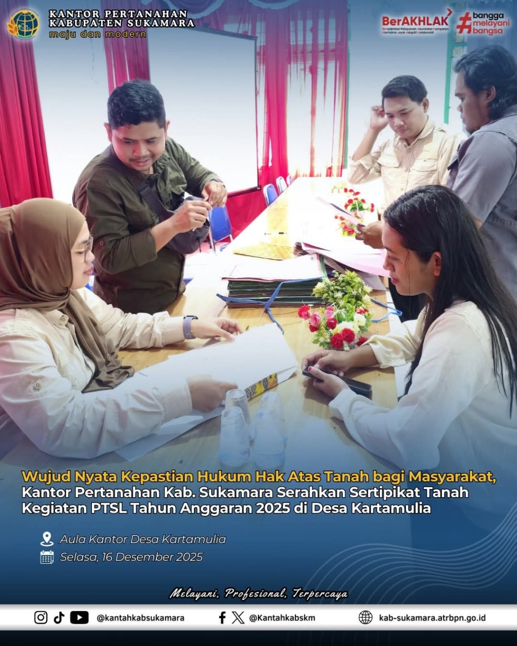 Wujud Nyata Kepastian Hukum Hak Atas Tanah bagi Masyarakat, Kantor Pertanahan Kab. Sukamara Serahkan Sertipikat Tanah Kegiatan PTSL Tahun Anggaran 2025 di Desa&nbsp;Kartamulia